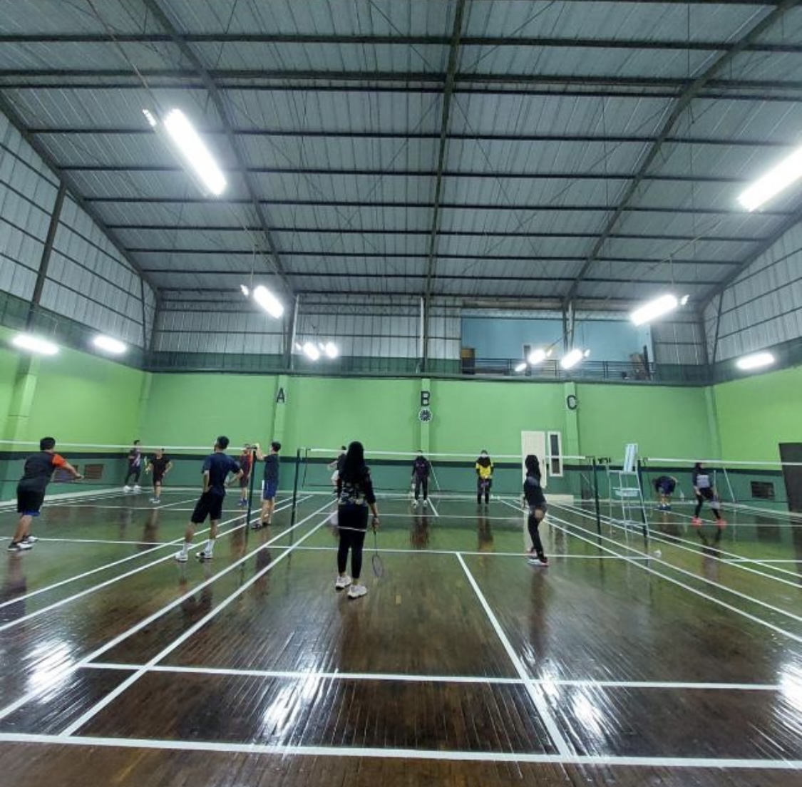 Lapangan Hall Badminton Pratama Deplu